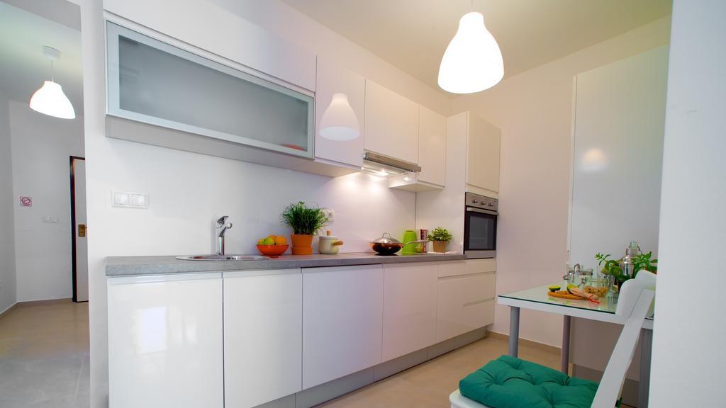 Luxe 3BR Apartment Split Cameră foto