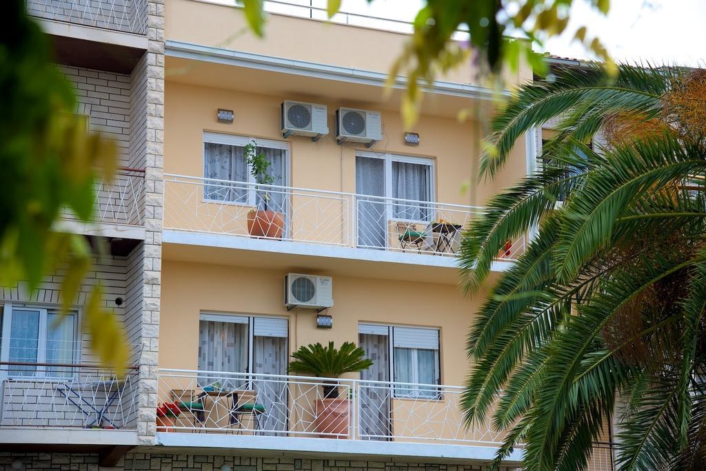 Luxe 3BR Apartment Split Cameră foto