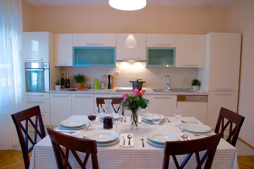 Luxe 3BR Apartment Split Cameră foto