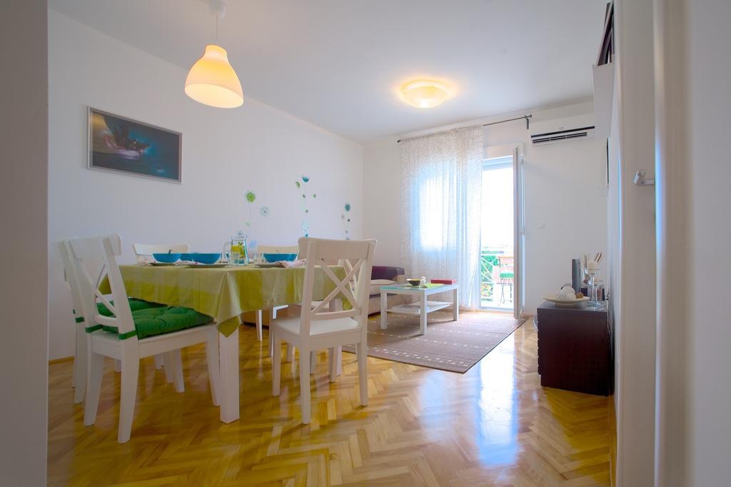 Luxe 3BR Apartment Split Cameră foto