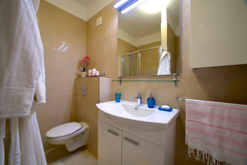 Luxe 3BR Apartment Split Cameră foto